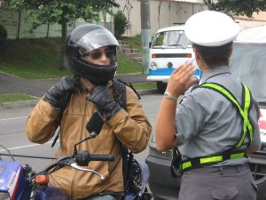 Admissão de agente de trânsito