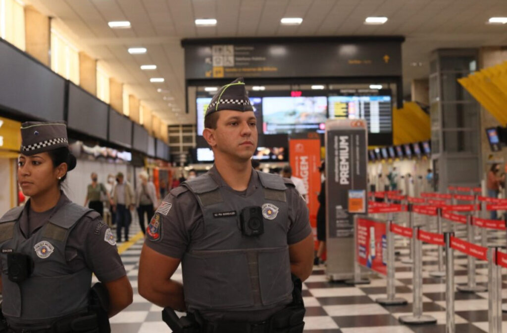 Câmeras policiamento