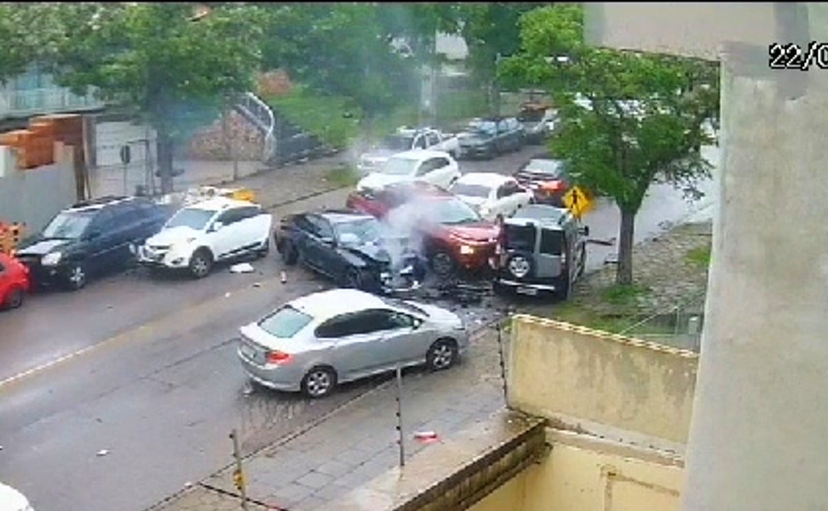 Dedetran investiga engavetamento com vários veículos no Portão; vigilante morreu no hospital