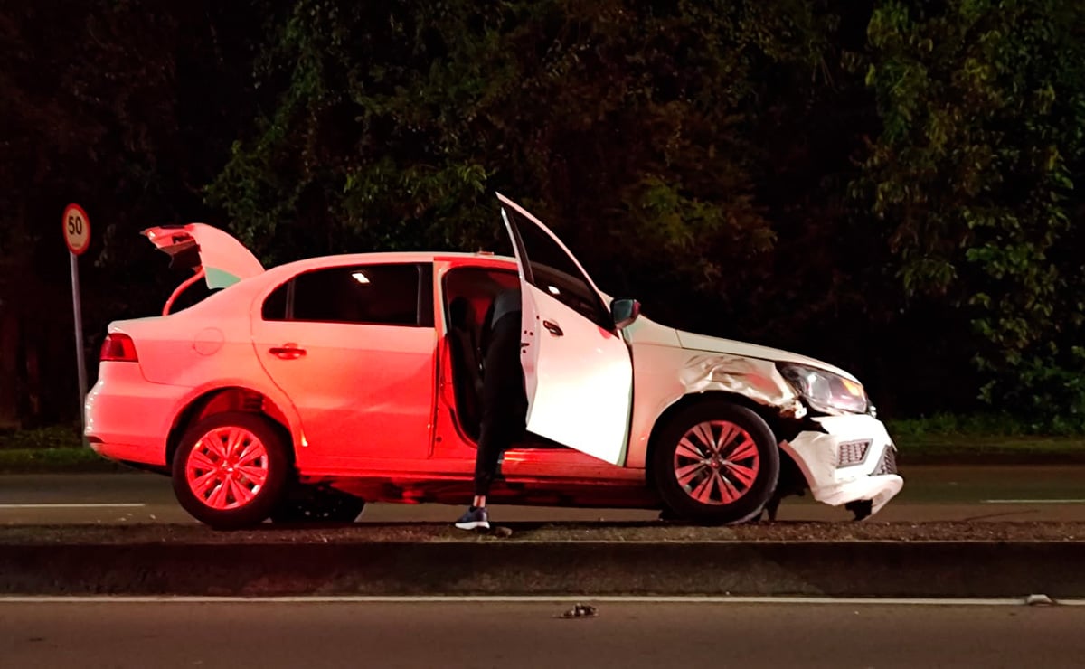 Passageiras de carro de app ficam feridas em acidente; motorista que provocou colisão fugiu
