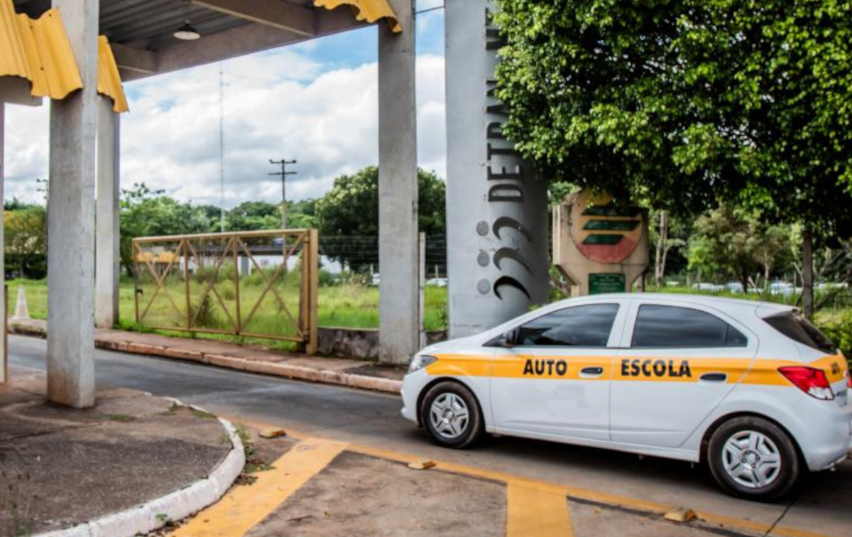 Como Adaptar o Carro Automático Para Autoescola 