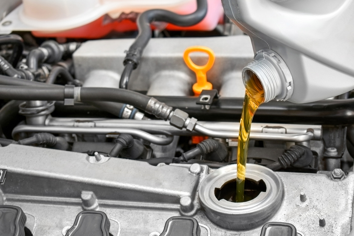 Empresa desmistifica relação entre cor do óleo do motor novo e sua qualidade 