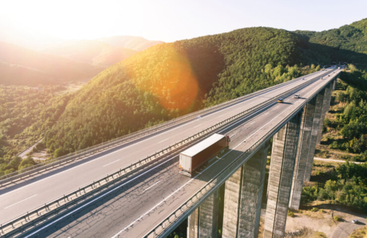 Nova tecnologia proporciona até 20% de economia para empresas de transportes de cargas 