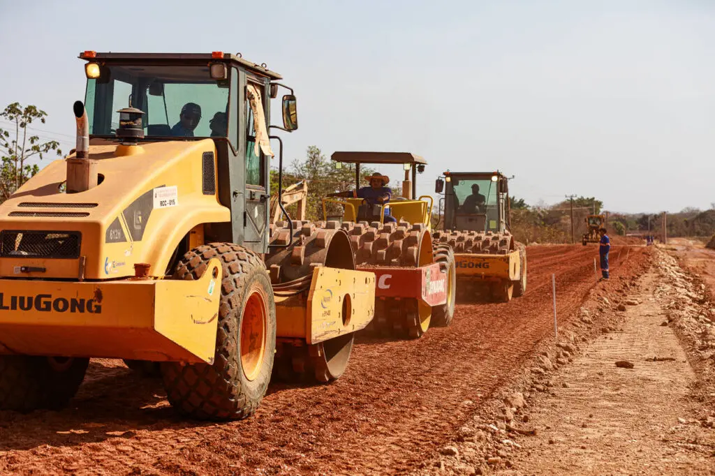 Manutenção de estrada vicinal no Mato Grosso. 