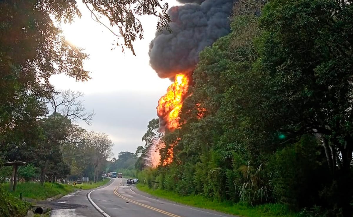 acidente-van-caminhao-lapa-incendio-2