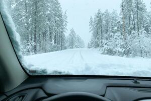 5 dicas para dirigir na neve com segurança