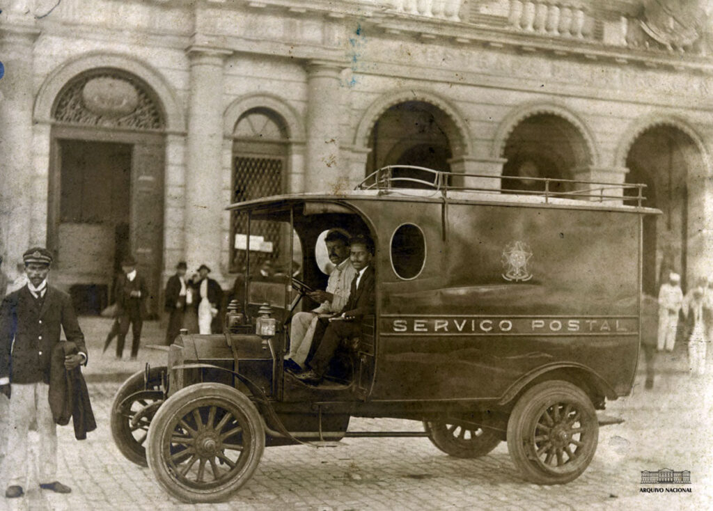 Foto de carro antigo do Arquivo Nacional