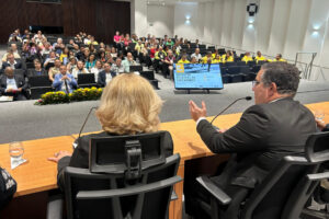 Encontro especialistas de trânsito