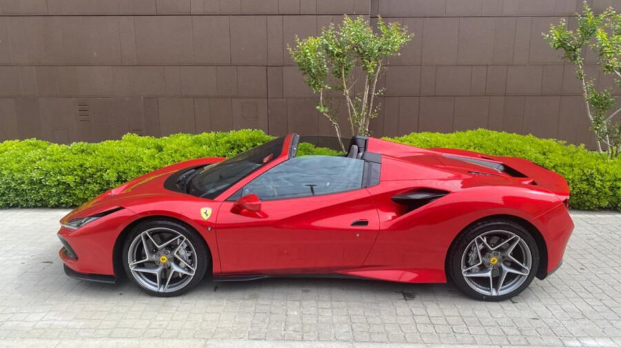 Rent Ferrari F8 Spider