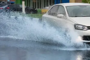 dirigir em dias de chuva