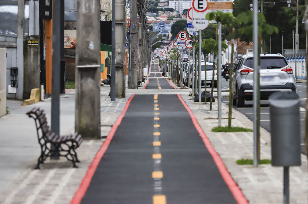 ciclovia Curitiba 15 de abril ciclista